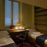 N 10, Luxury